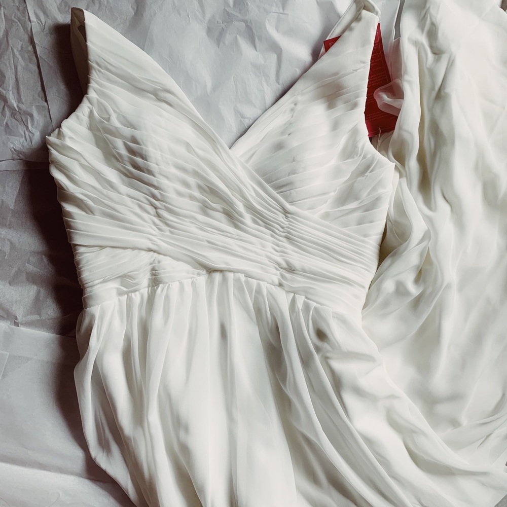 NWT BabyOnline White Ruched Bodice V Neck Gown
